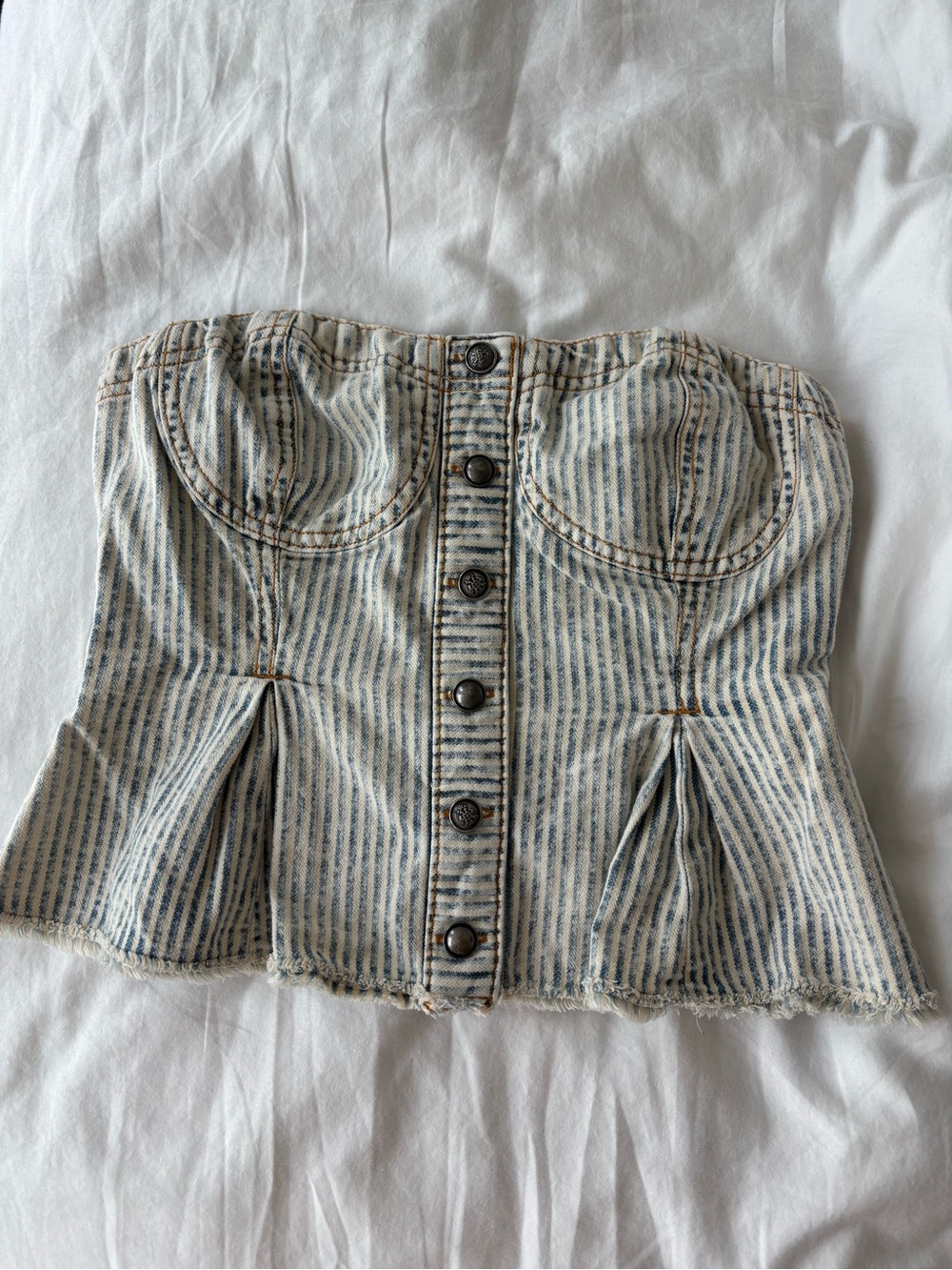Striped Denim Button-Front Peplum top Blue/White